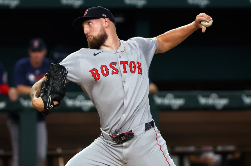 Garrett Crochet beats the Yankees, Red Sox win Game 1