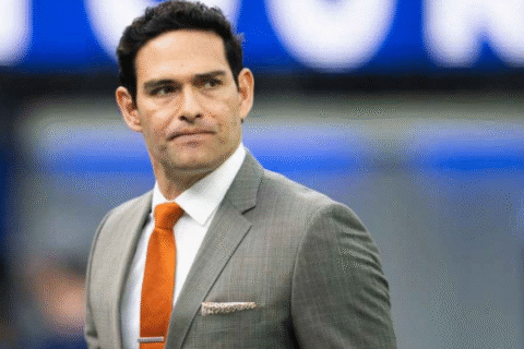 Former NFL quarterback Mark Sanchez was arrested: Three felony charges of stabbing, drug abuse, and trespassing. What's the full story