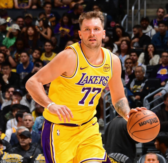 Lakers lose despite Luka Doncis Impressive performance calling his back issue probably nothing